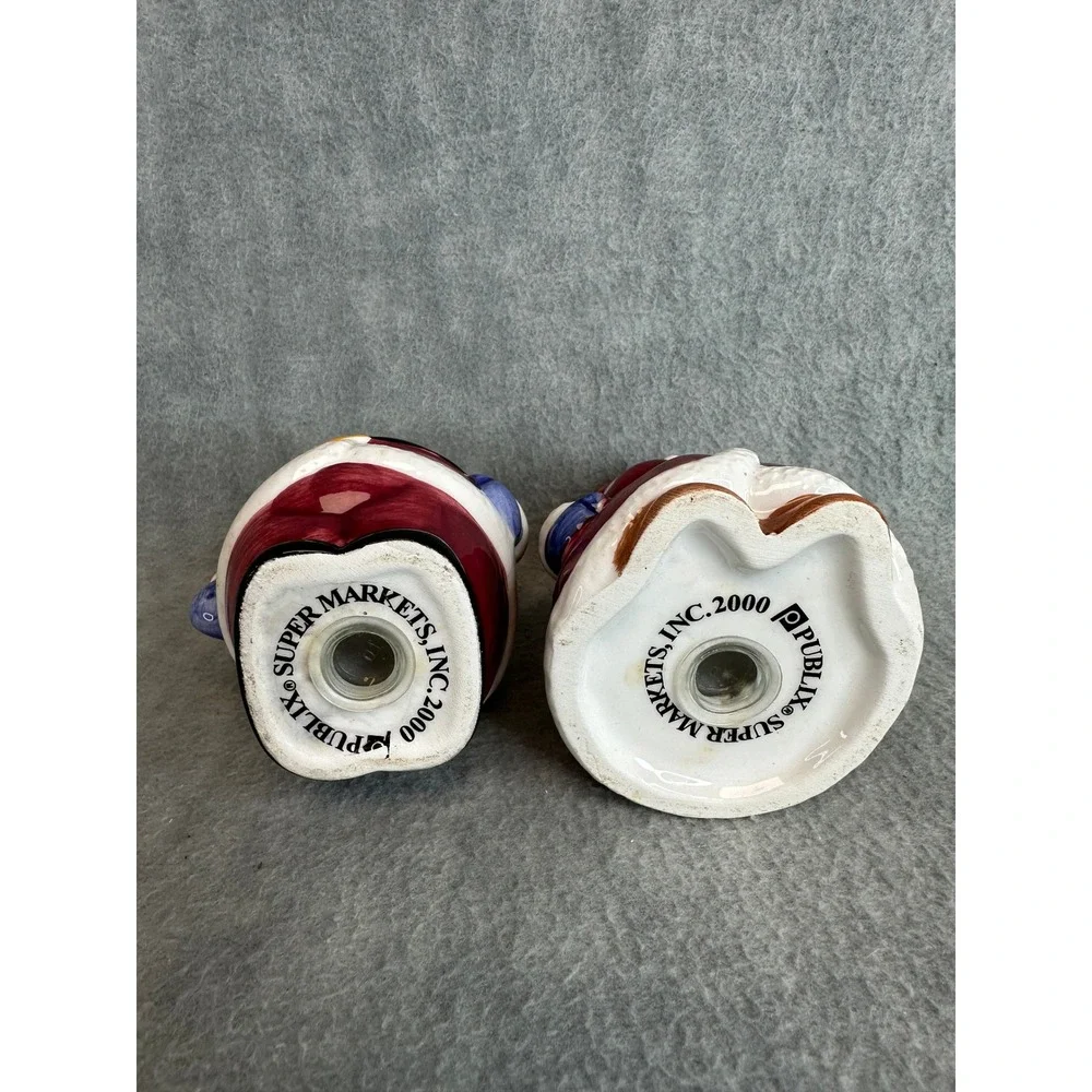 Vintage 2000 Publix Santa and‎ Mrs Claus Ceramic Salt and Pepper Shakers Set